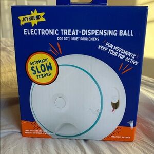 White Electronic Treat-Dispensing Ball